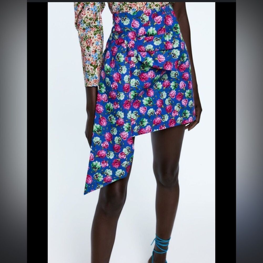 New Zara floral print mini skirt large bow blogger favorite medium m